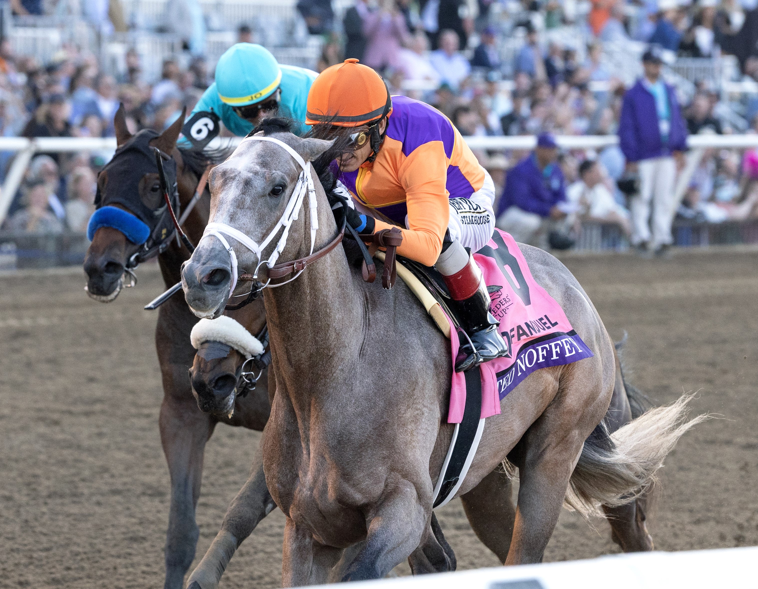Breeders' Cup Juvenile: Ted Noffey stalks, pounces, prevails